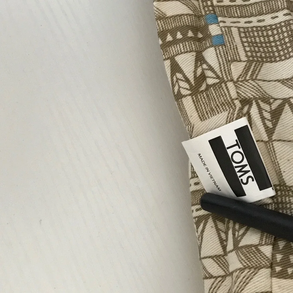 Toms keywords travel